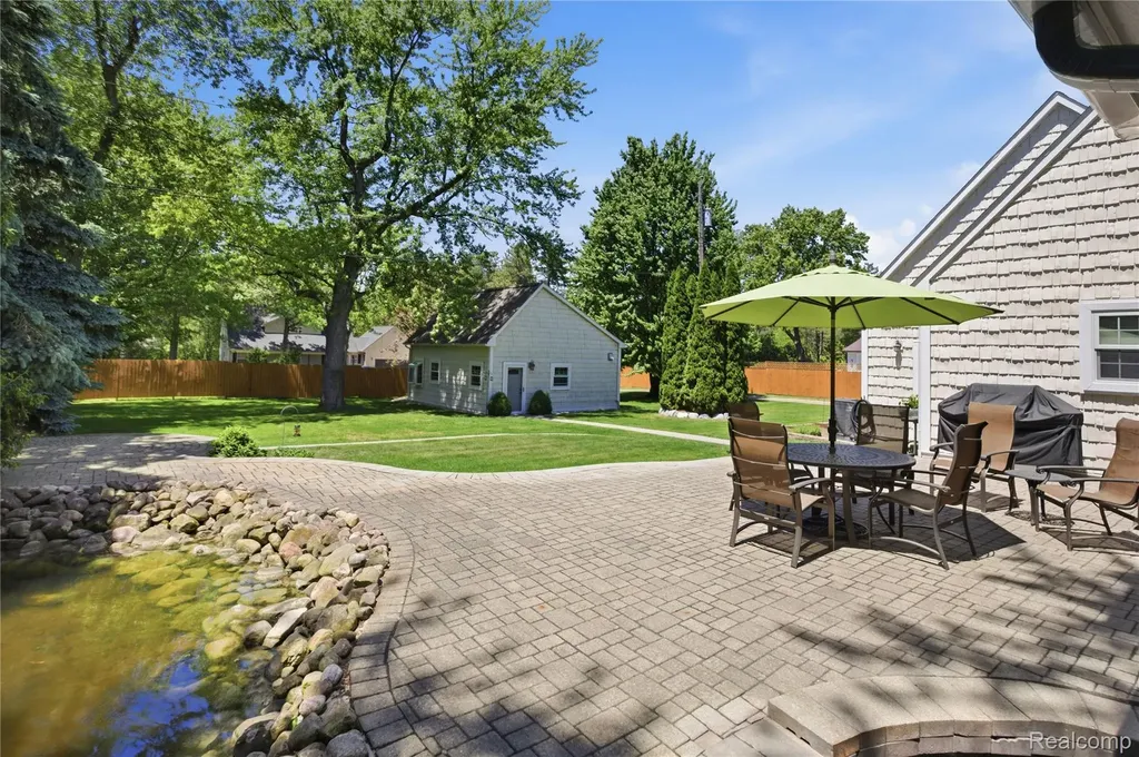 830 Hemingway Road Orion Charter Township MI 48362