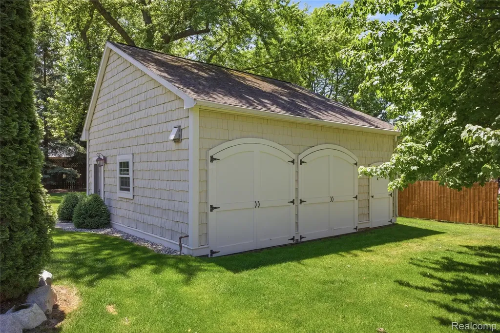 830 Hemingway Road Orion Charter Township MI 48362