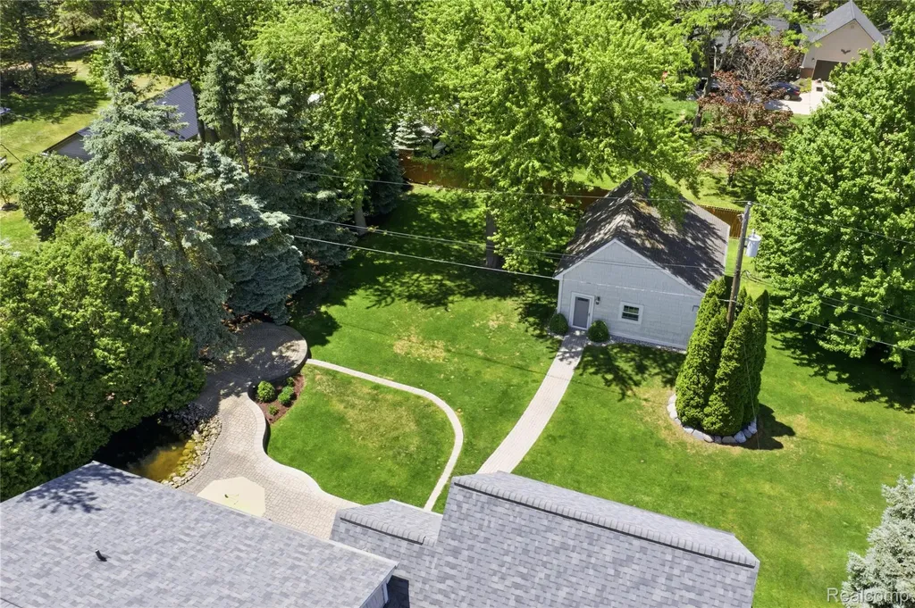830 Hemingway Road Orion Charter Township MI 48362