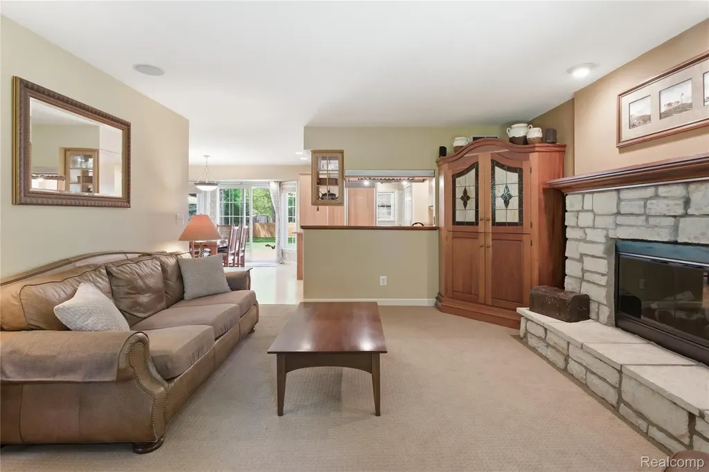 830 Hemingway Road Orion Charter Township MI 48362
