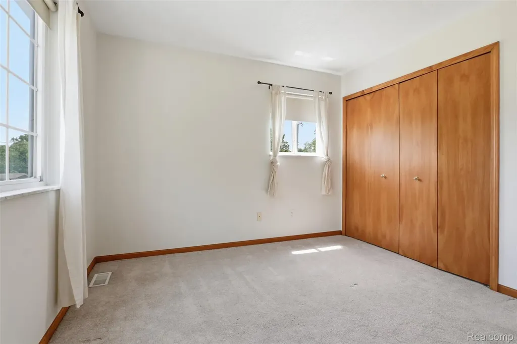 4482 Pleasant Valley Road Brighton Township MI 48114