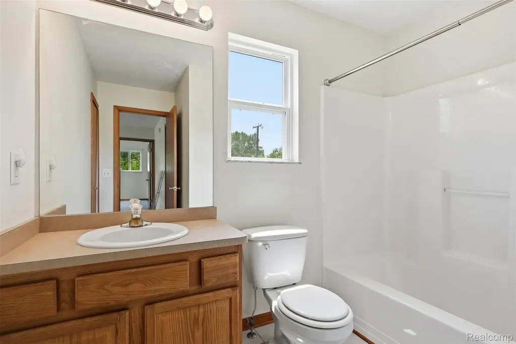 4482 Pleasant Valley Road Brighton Township MI 48114