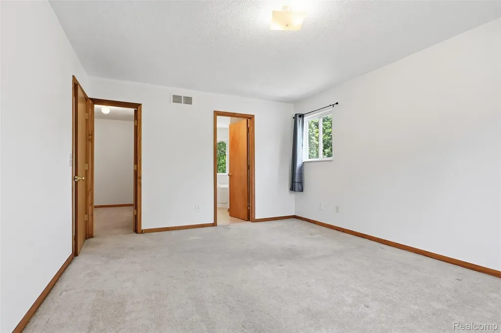 4482 Pleasant Valley Road Brighton Township MI 48114