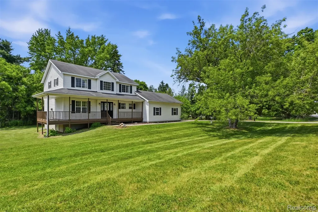 4482 Pleasant Valley Road Brighton Township MI 48114