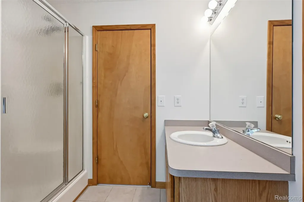 4482 Pleasant Valley Road Brighton Township MI 48114