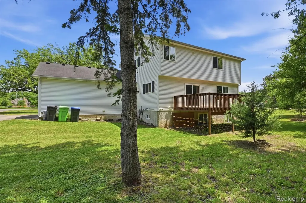 4482 Pleasant Valley Road Brighton Township MI 48114