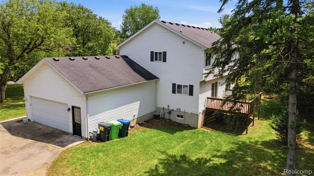 4482 Pleasant Valley Road Brighton Township MI 48114
