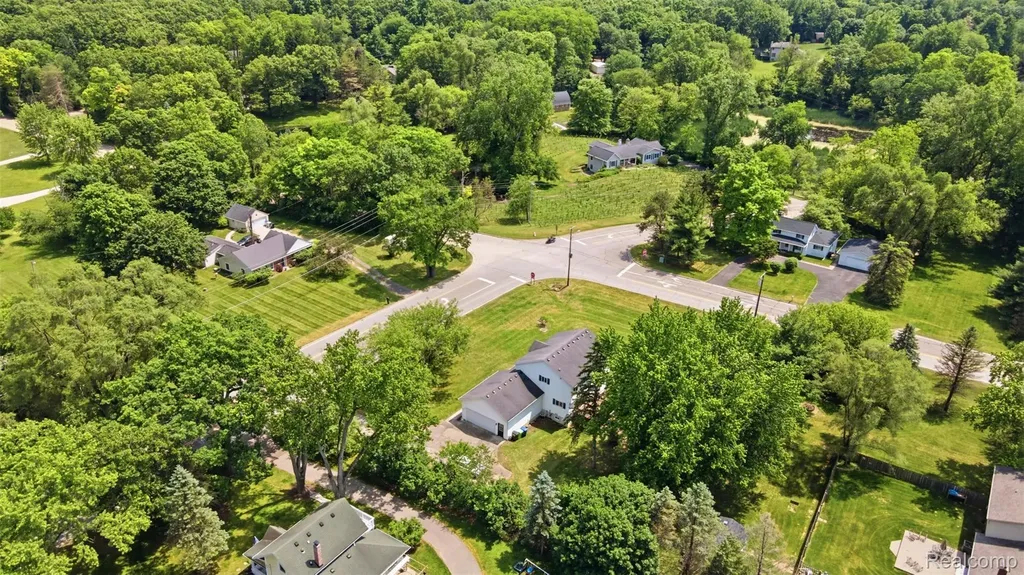 4482 Pleasant Valley Road Brighton Township MI 48114