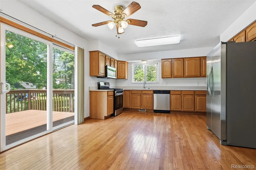 4482 Pleasant Valley Road Brighton Township MI 48114