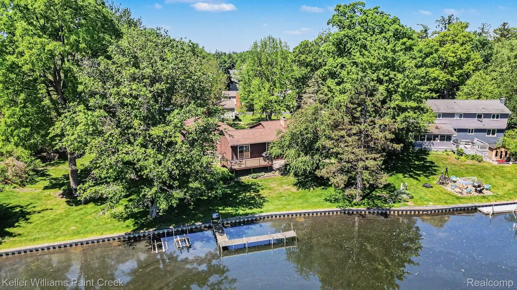 2911 Walmsley Circle Drive Orion Charter Township MI 48360