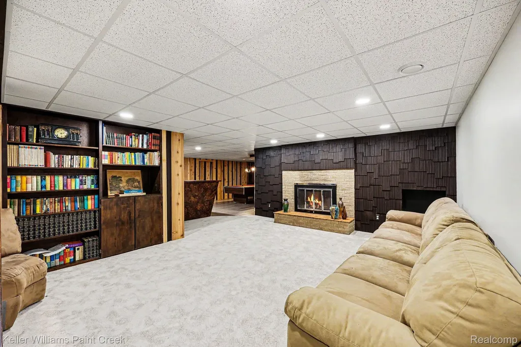 2911 Walmsley Circle Drive Orion Charter Township MI 48360
