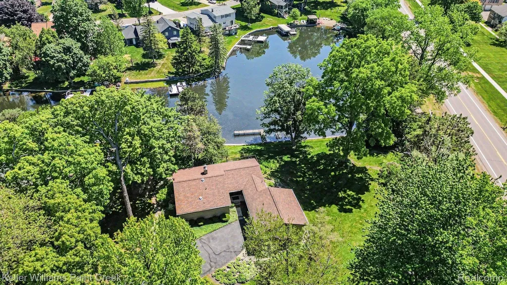 2911 Walmsley Circle Drive Orion Charter Township MI 48360