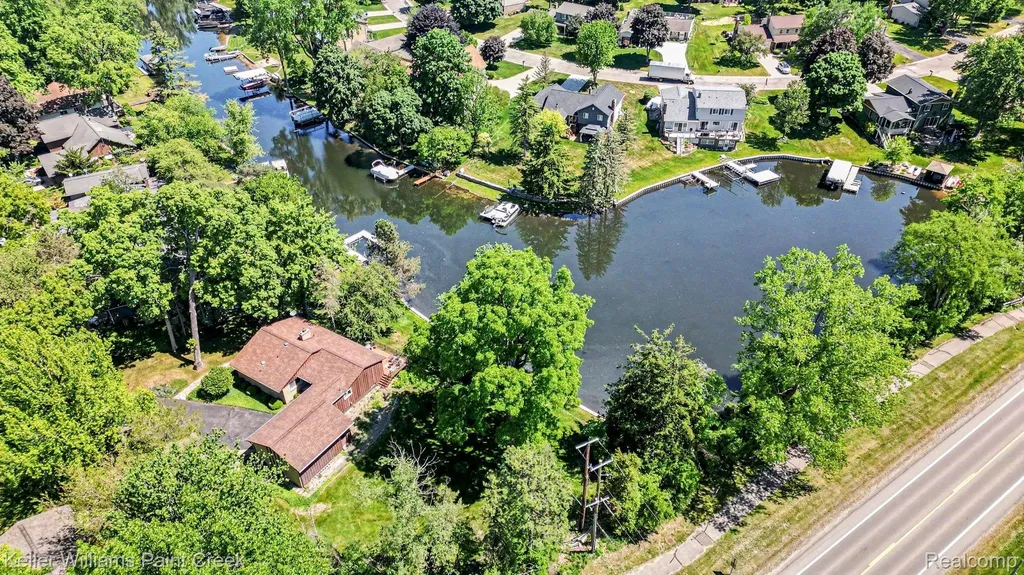 2911 Walmsley Circle Drive Orion Charter Township MI 48360