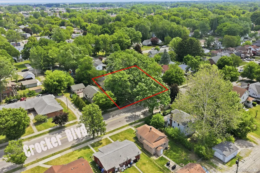 147 Crocker Boulevard Mt. Clemens City MI 48043
