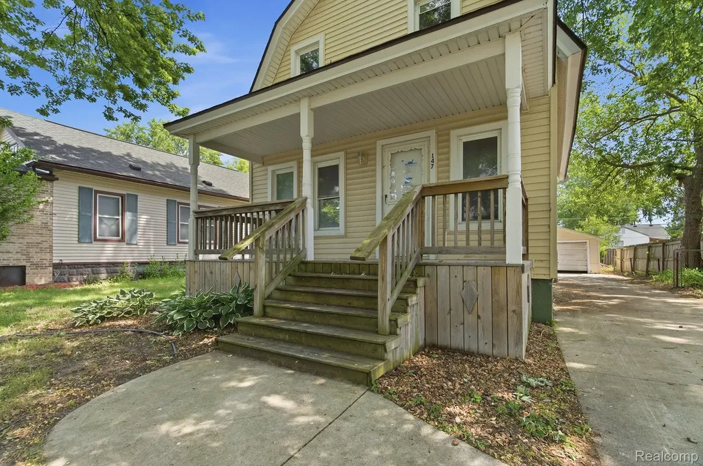 147 Crocker Boulevard Mt. Clemens City MI 48043