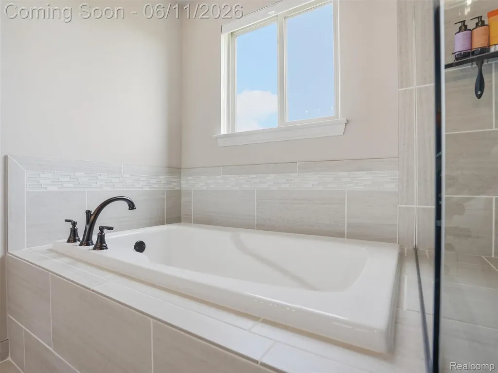 29684 Kevin Drive Chesterfield Township MI 48051