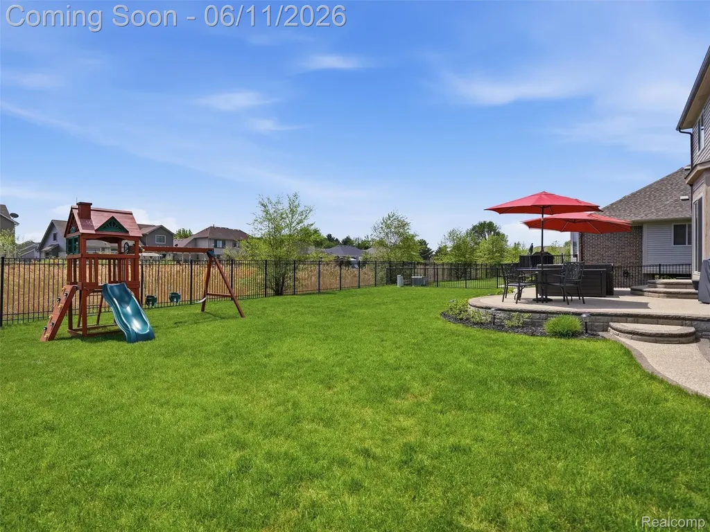 29684 Kevin Drive Chesterfield Township MI 48051