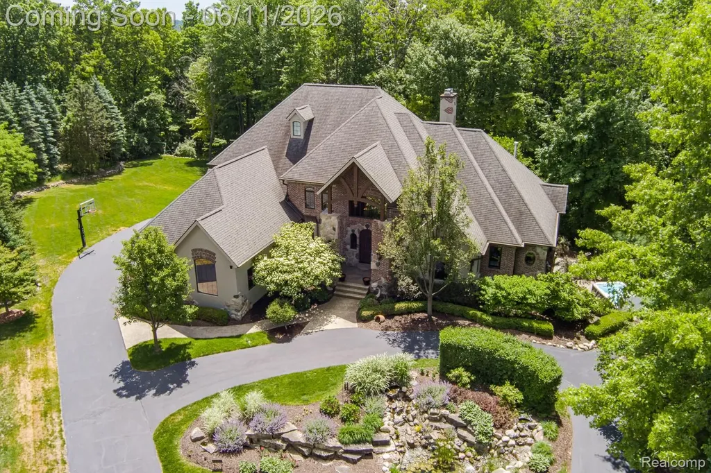 6265 Crest Forest Court E Independence Charter Township MI 48348