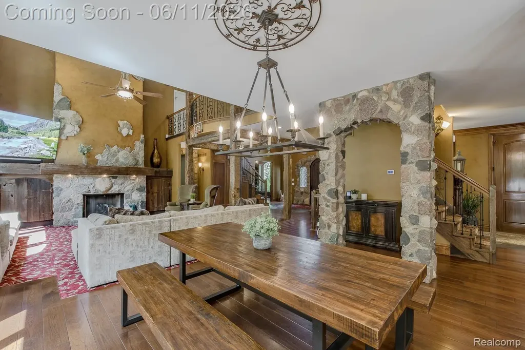 6265 Crest Forest Court E Independence Charter Township MI 48348