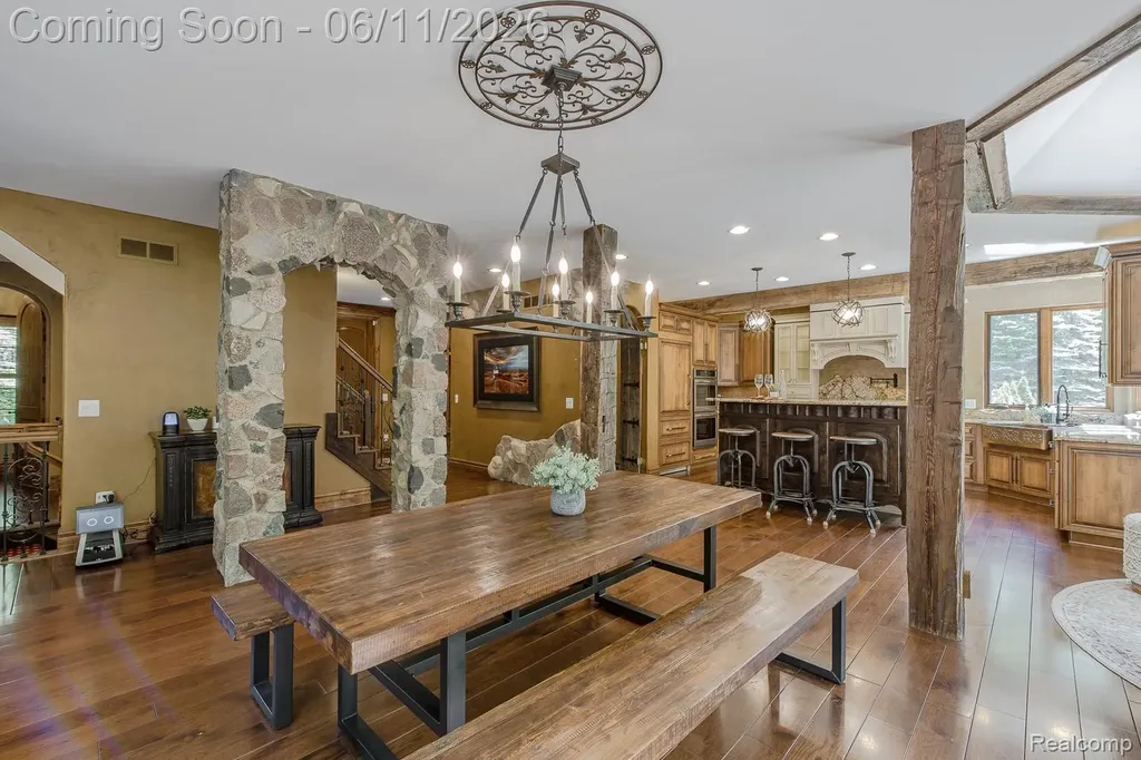 6265 Crest Forest Court E Independence Charter Township MI 48348