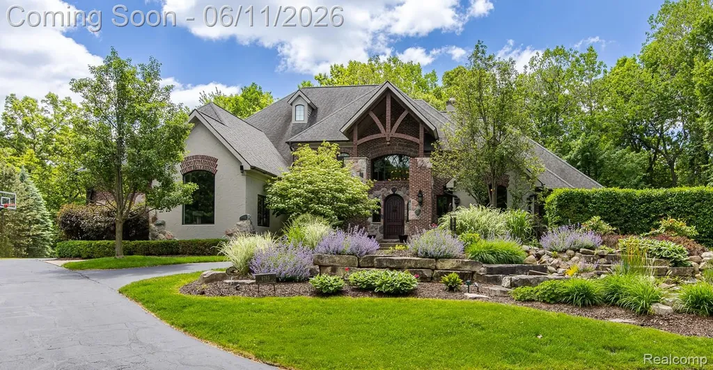 6265 Crest Forest Court E Independence Charter Township MI 48348