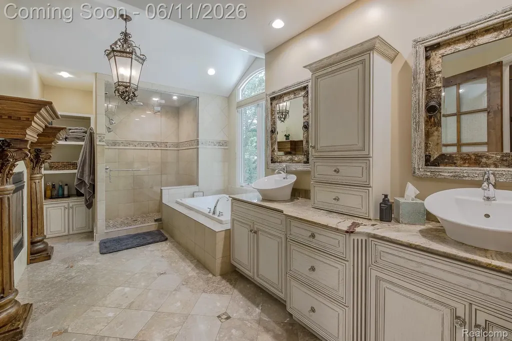 6265 Crest Forest Court E Independence Charter Township MI 48348