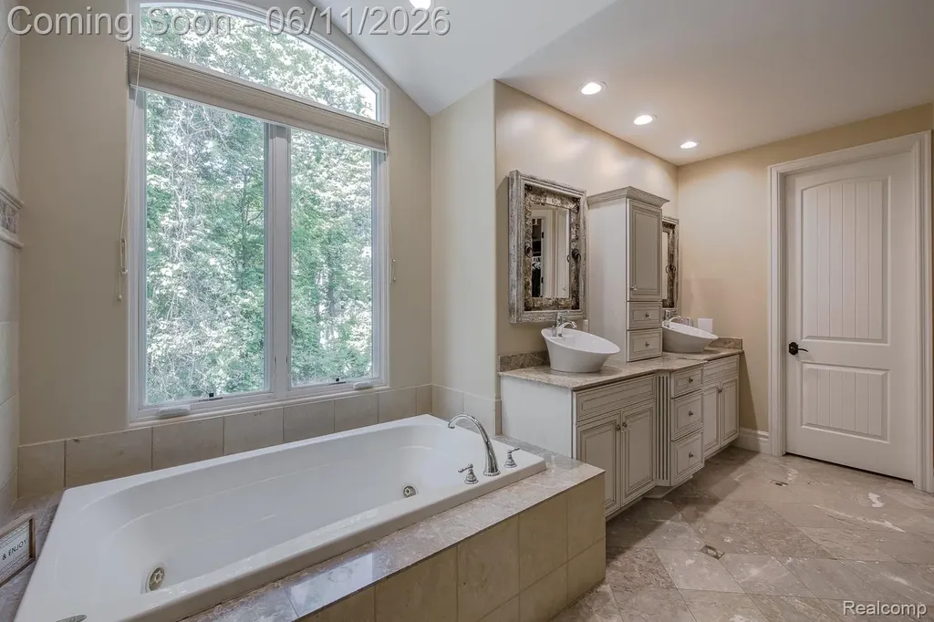 6265 Crest Forest Court E Independence Charter Township MI 48348