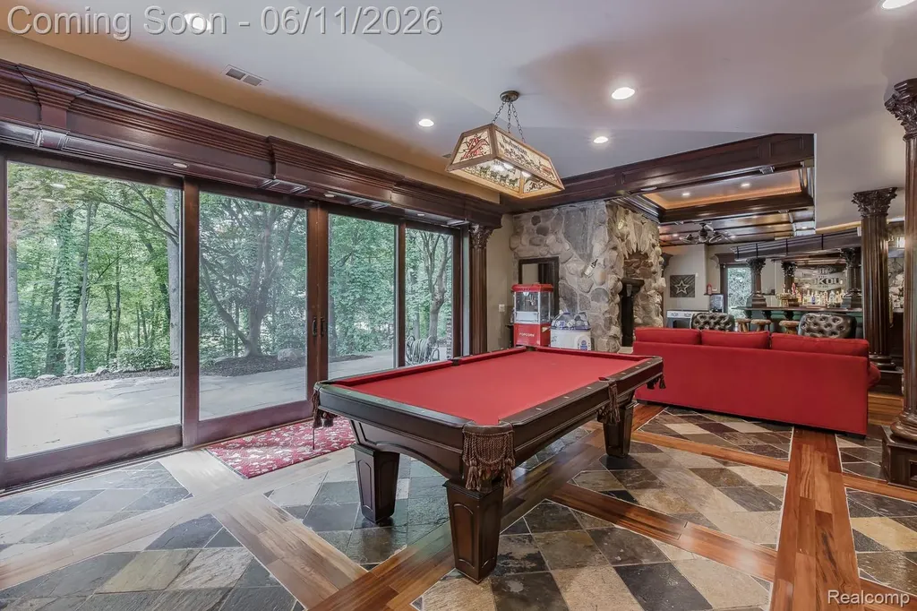6265 Crest Forest Court E Independence Charter Township MI 48348