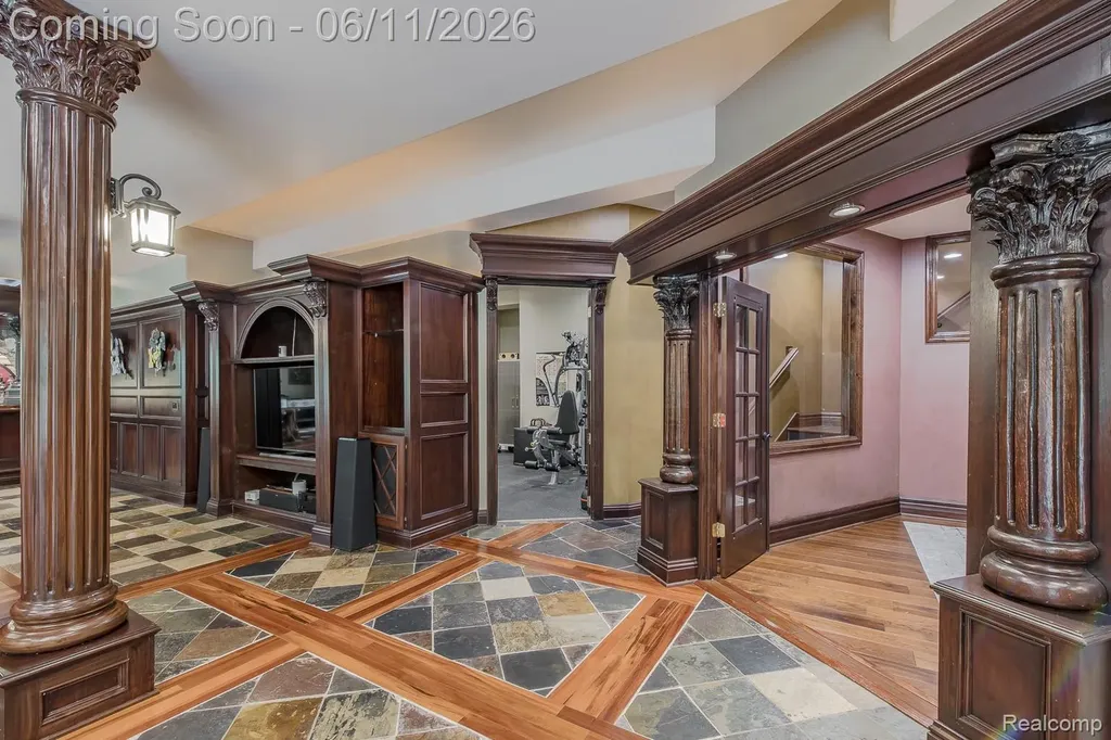 6265 Crest Forest Court E Independence Charter Township MI 48348
