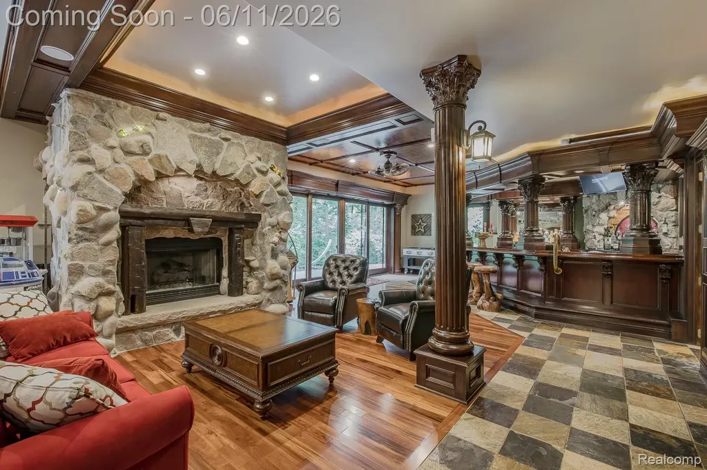 6265 Crest Forest Court E Independence Charter Township MI 48348