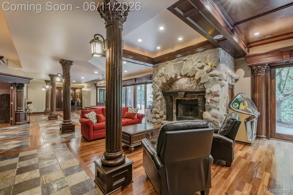 6265 Crest Forest Court E Independence Charter Township MI 48348