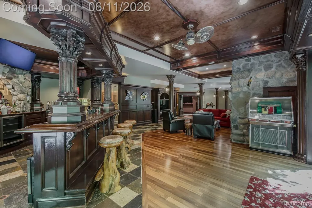6265 Crest Forest Court E Independence Charter Township MI 48348