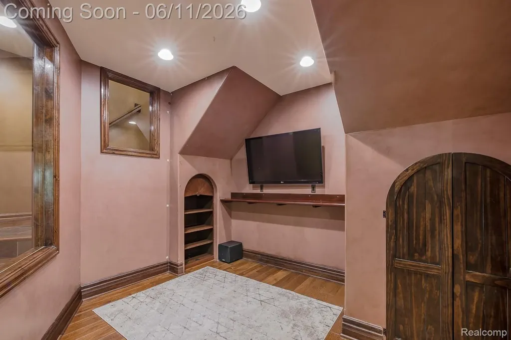 6265 Crest Forest Court E Independence Charter Township MI 48348