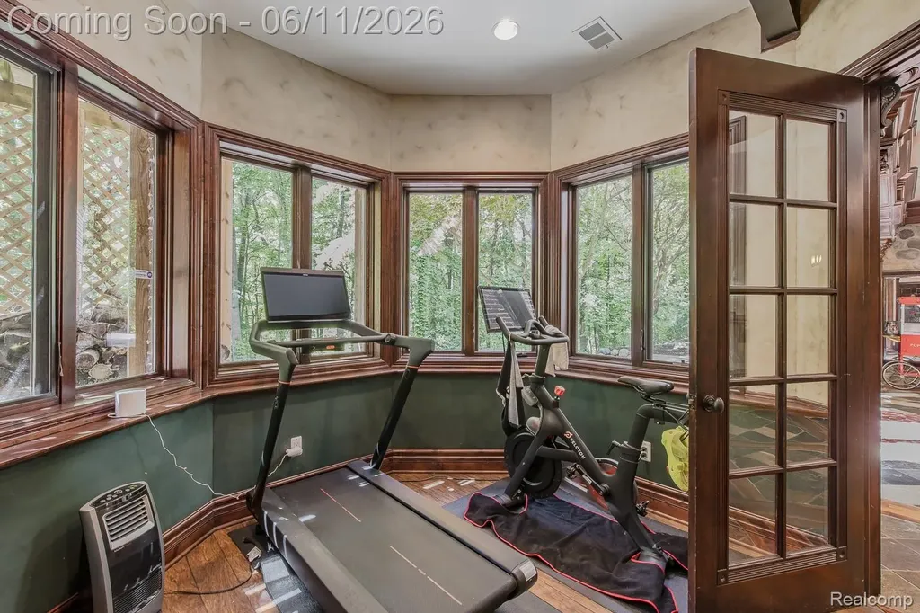 6265 Crest Forest Court E Independence Charter Township MI 48348