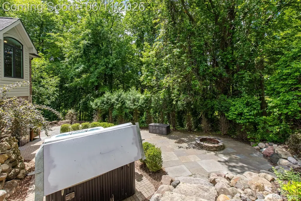 6265 Crest Forest Court E Independence Charter Township MI 48348