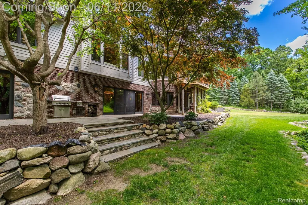 6265 Crest Forest Court E Independence Charter Township MI 48348