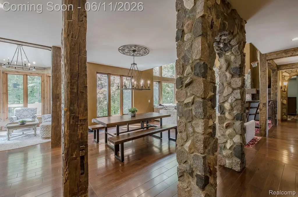 6265 Crest Forest Court E Independence Charter Township MI 48348