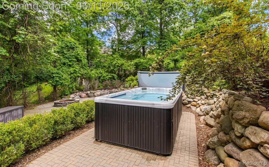 6265 Crest Forest Court E Independence Charter Township MI 48348