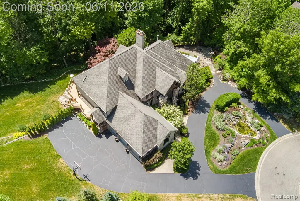 6265 Crest Forest Court E Independence Charter Township MI 48348