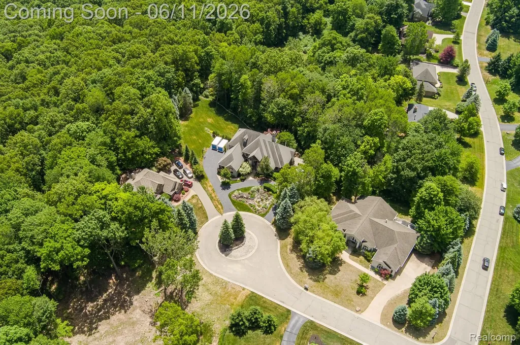 6265 Crest Forest Court E Independence Charter Township MI 48348