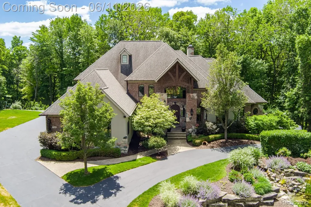 6265 Crest Forest Court E Independence Charter Township MI 48348
