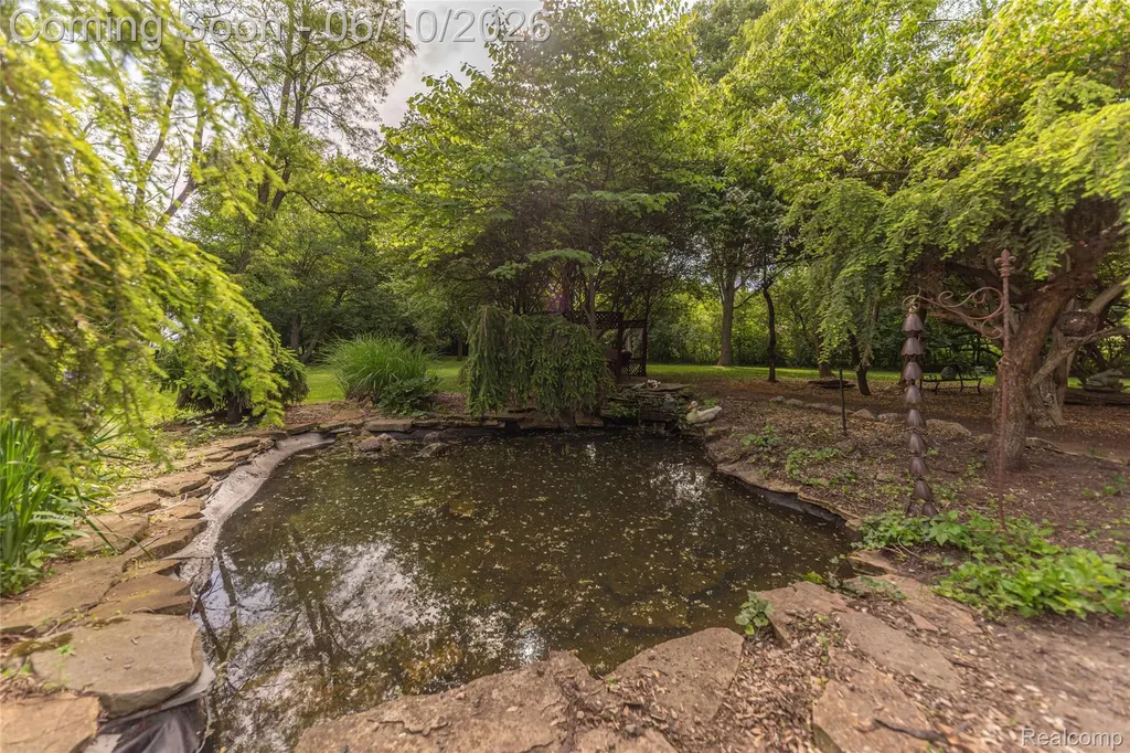 3887 Stonecrest Road West Bloomfield Charter Township MI 48322