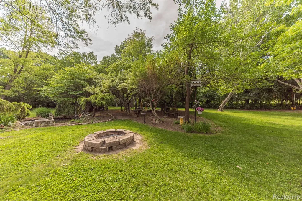3887 Stonecrest Road West Bloomfield Charter Township MI 48322