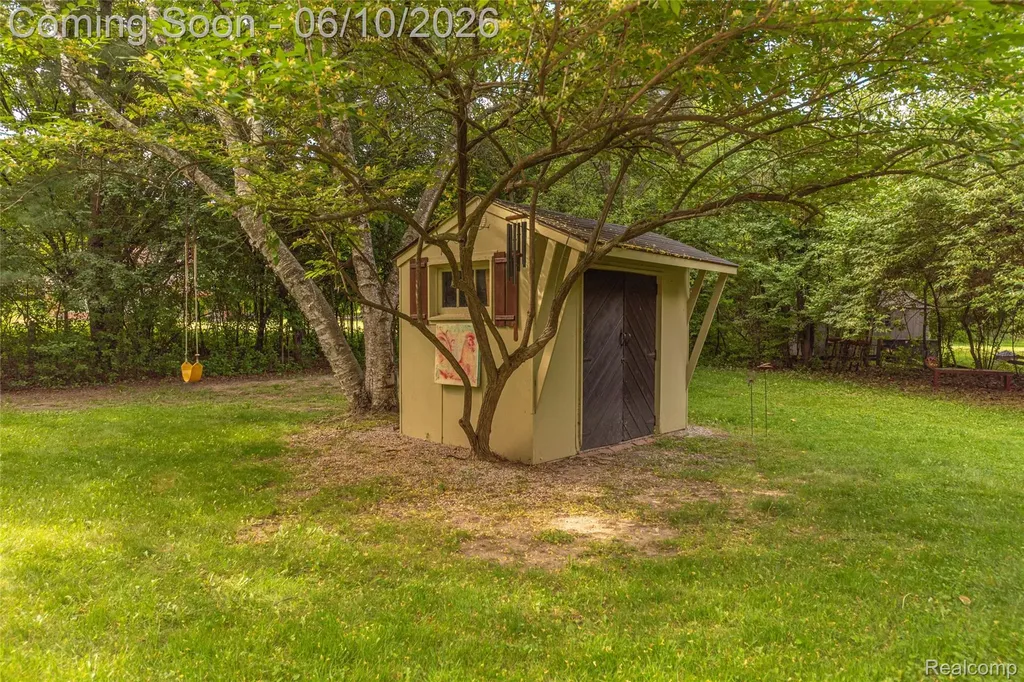 3887 Stonecrest Road West Bloomfield Charter Township MI 48322