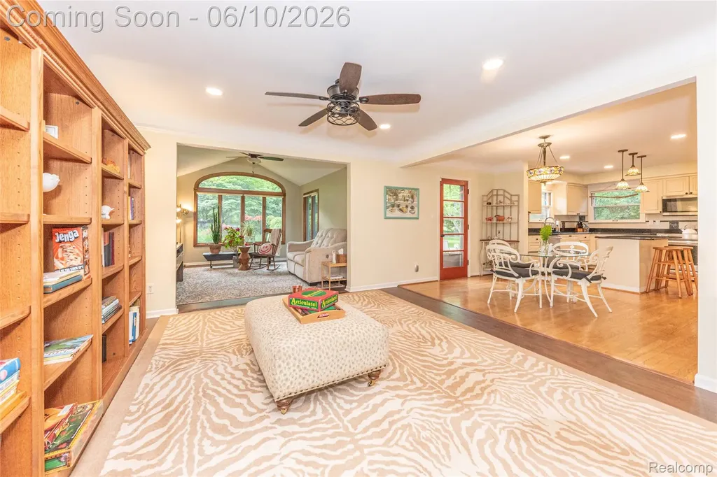 3887 Stonecrest Road West Bloomfield Charter Township MI 48322