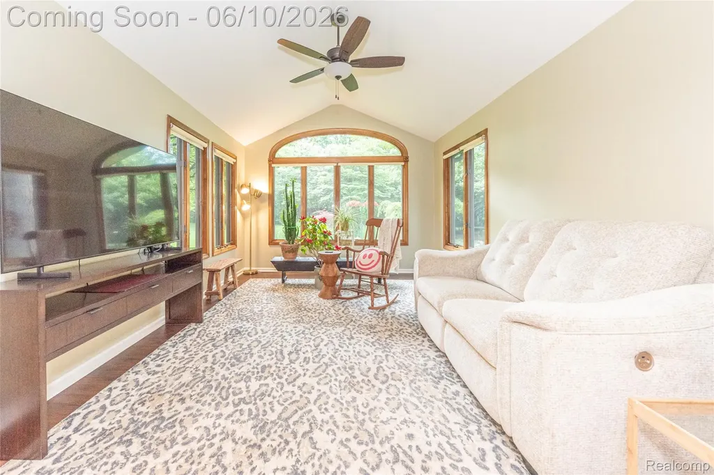 3887 Stonecrest Road West Bloomfield Charter Township MI 48322