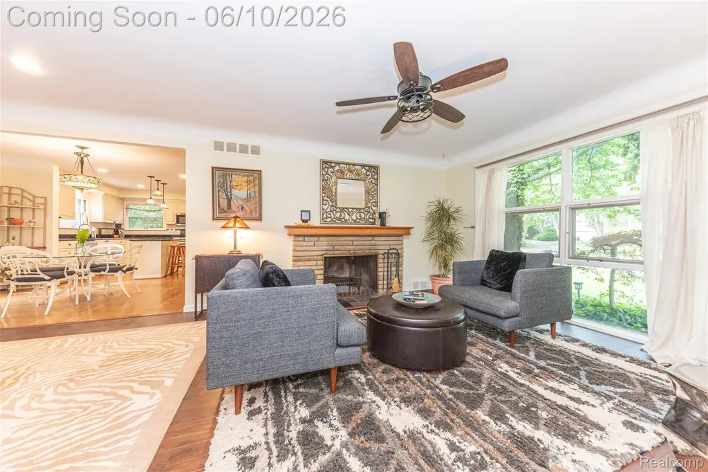 3887 Stonecrest Road West Bloomfield Charter Township MI 48322