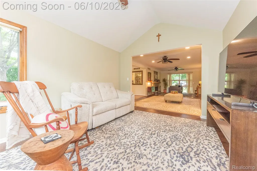 3887 Stonecrest Road West Bloomfield Charter Township MI 48322