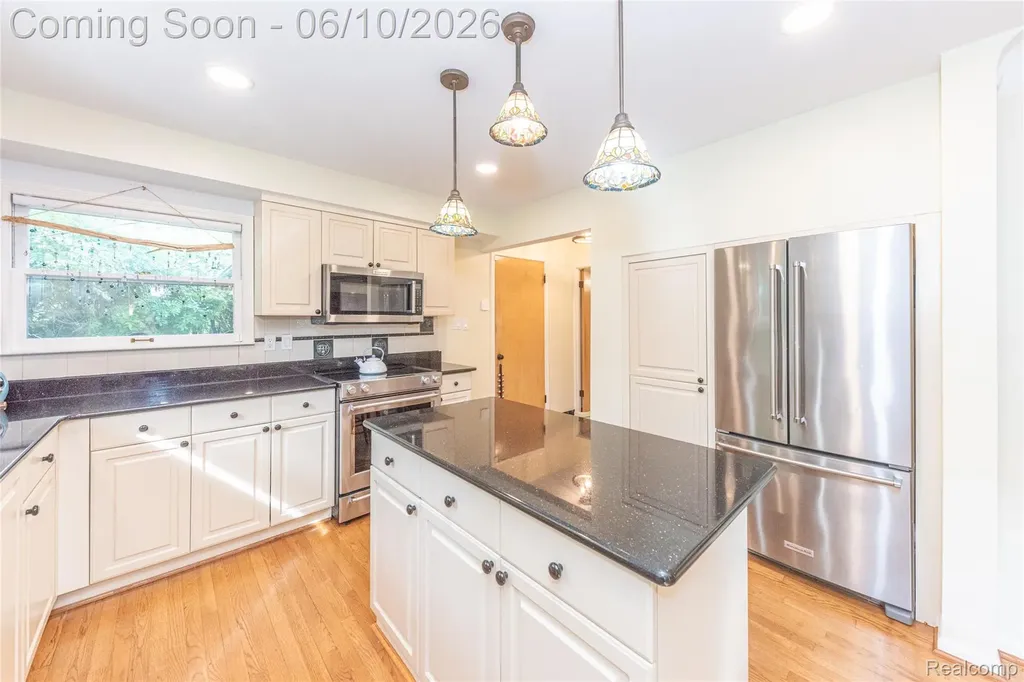 3887 Stonecrest Road West Bloomfield Charter Township MI 48322