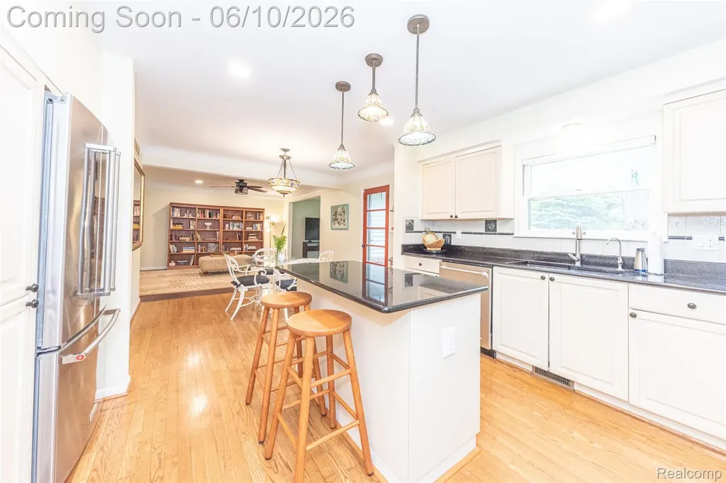 3887 Stonecrest Road West Bloomfield Charter Township MI 48322